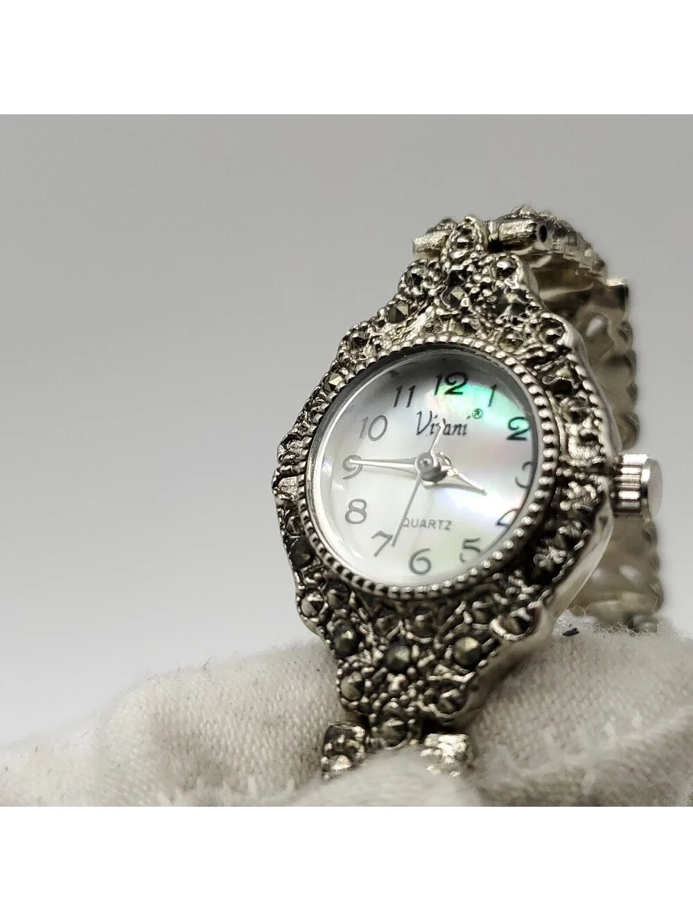 Vivani Silver Tone MOP Dial Quartz 20mm Womens Watch New Battery 7